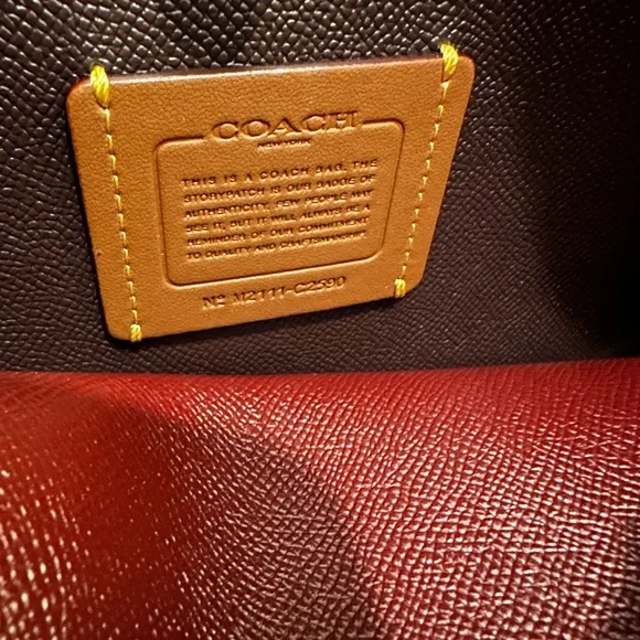 Elegant Lavender Coach Leather Shoulder Bag C2590 - Picture 3 of 11